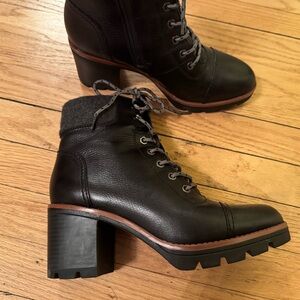 Naturalizer - Varuna black booties with thick rubber heel (size 8) like new